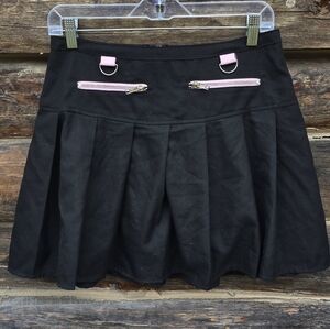 Social Collision Black Pleated Mini Skirt with Pink Accents, Size edium